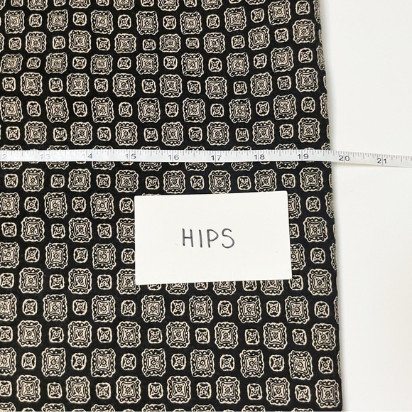 J. McLaughlin Stretch Knit Sheath Dress Medium black tan damask print pockets - Picture 11 of 15